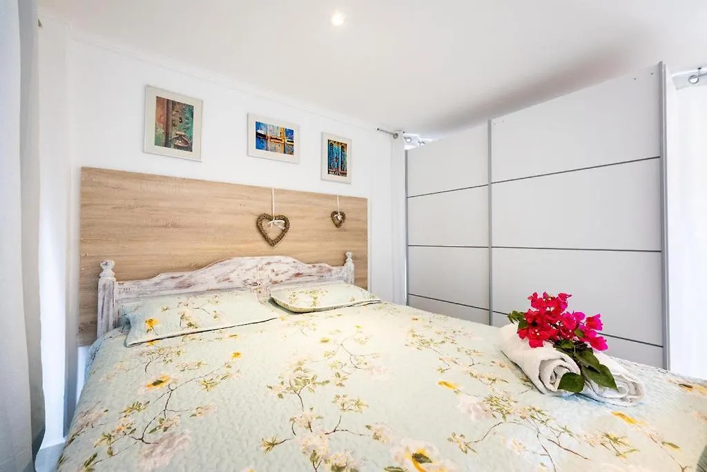 Apartment Lovely Rose With Garden Jacuzzi Jan Thiel
