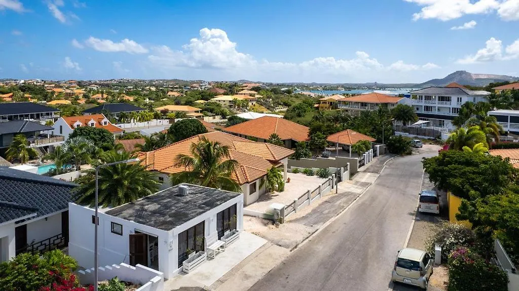 Apartment Lovely Rose With Garden Jacuzzi Jan Thiel 0*,  Curaçao